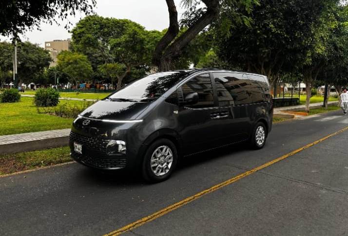 Van Ejecutiva H1 Staria